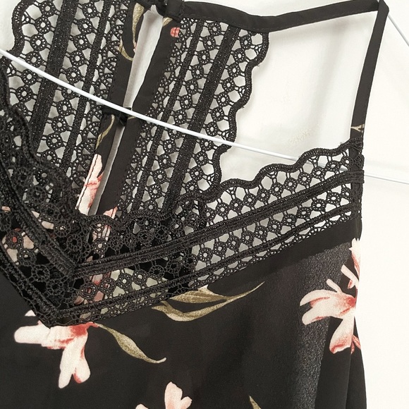 Paper Crane Pink Floral Tank Top - Picture 3 of 7